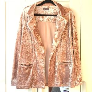 Beautiful mauve crushed velvet soft-structured blazer